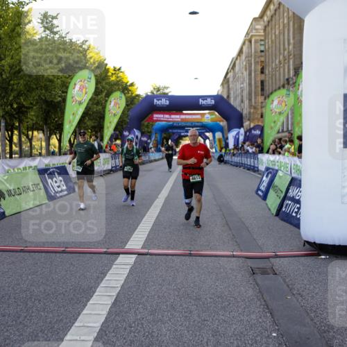 01.09.2024 - BARMER Alsterlauf Kathrin Stürmer Photography http://msf.ph/oto/6972701 01.09.2024 10:26:08 Ziel 2380, 2381, 2340, 2601, 4613, 4893, 4894 meine-sportfotos.de