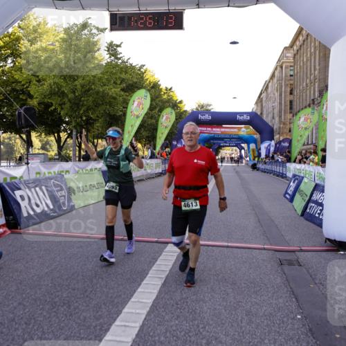 01.09.2024 - BARMER Alsterlauf Kathrin Stürmer Photography http://msf.ph/oto/6972702 01.09.2024 10:26:11 Ziel 2380, 2381, 2340, 4613, 4893, 4894 meine-sportfotos.de