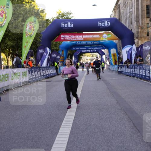 01.09.2024 - BARMER Alsterlauf Kathrin Stürmer Photography http://msf.ph/oto/6972727 01.09.2024 10:26:48 Ziel 4999, 2003, 3651, 3765, 5115 meine-sportfotos.de