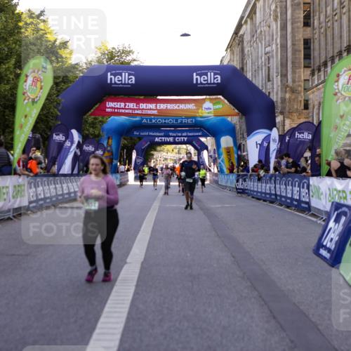 01.09.2024 - BARMER Alsterlauf Kathrin Stürmer Photography http://msf.ph/oto/6972730 01.09.2024 10:26:48 Ziel 4999, 2003, 3651, 3765, 5115 meine-sportfotos.de