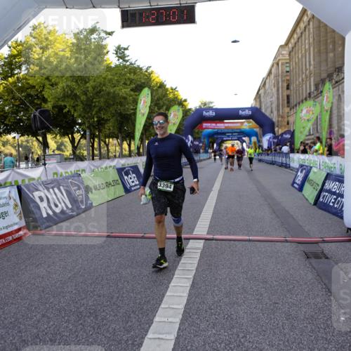 01.09.2024 - BARMER Alsterlauf Kathrin Stürmer Photography http://msf.ph/oto/6972750 01.09.2024 10:26:59 Ziel 4237, 4999, 3394, 8004, 8313 meine-sportfotos.de