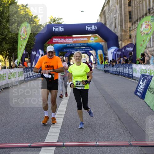 01.09.2024 - BARMER Alsterlauf Kathrin Stürmer Photography http://msf.ph/oto/6972762 01.09.2024 10:27:06 Ziel 4237, 2413, 4960, 5094, 8004, 8313 meine-sportfotos.de