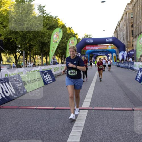 01.09.2024 - BARMER Alsterlauf Kathrin Stürmer Photography http://msf.ph/oto/6972778 01.09.2024 10:27:13 Ziel 4237, 2413, 3761, 4091, 4960, 5094, 8004, 8191, 8192, 8313 meine-sportfotos.de