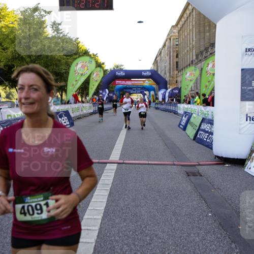01.09.2024 - BARMER Alsterlauf Kathrin Stürmer Photography http://msf.ph/oto/6972794 01.09.2024 10:27:19 Ziel 4237, 3761, 4091, 4960, 5056, 8191, 8192, 8193 meine-sportfotos.de