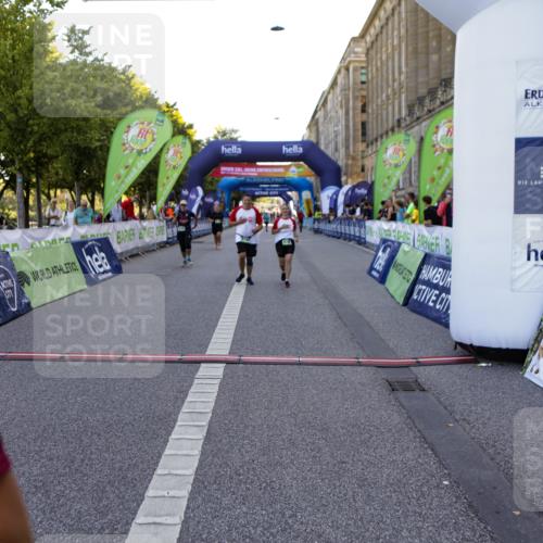 01.09.2024 - BARMER Alsterlauf Kathrin Stürmer Photography http://msf.ph/oto/6972795 01.09.2024 10:27:19 Ziel 4237, 3761, 4091, 4960, 5056, 8191, 8192, 8193 meine-sportfotos.de