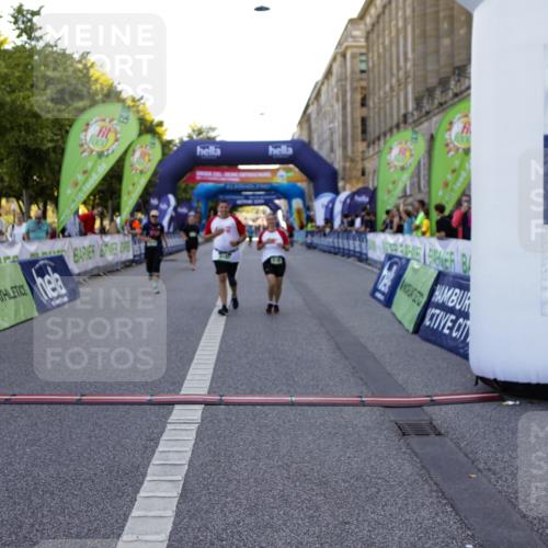 01.09.2024 - BARMER Alsterlauf Kathrin Stürmer Photography http://msf.ph/oto/6972796 01.09.2024 10:27:19 Ziel 4237, 3761, 4091, 4960, 5056, 8191, 8192, 8193 meine-sportfotos.de