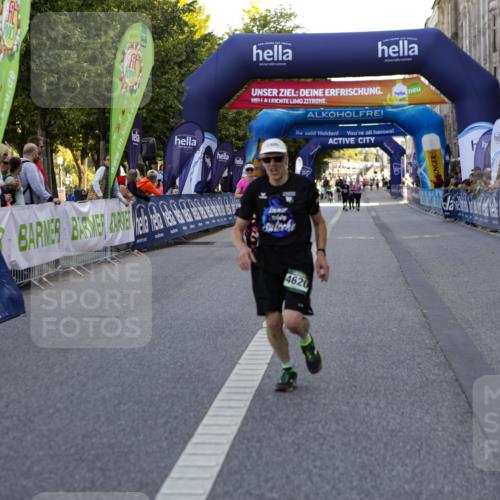 01.09.2024 - BARMER Alsterlauf Kathrin Stürmer Photography http://msf.ph/oto/6972866 01.09.2024 10:28:28 Ziel 8319, 4620, 4917 meine-sportfotos.de