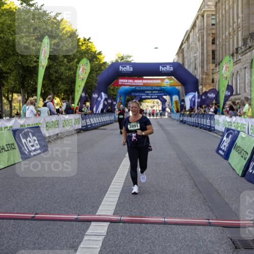 01.09.2024 - BARMER Alsterlauf Kathrin Stürmer Photography http://msf.ph/oto/6972924 01.09.2024 10:29:18 Ziel 2048, 3991, 4317, 4318 meine-sportfotos.de