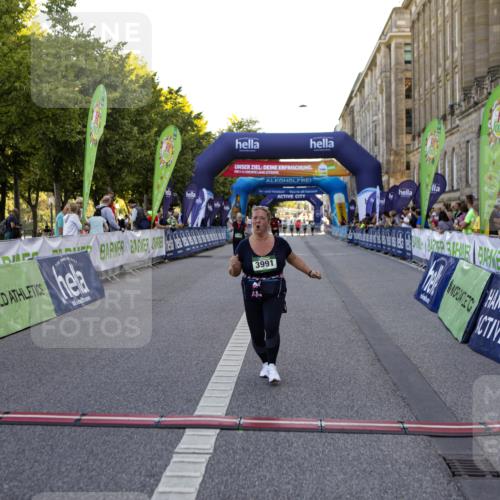 01.09.2024 - BARMER Alsterlauf Kathrin Stürmer Photography http://msf.ph/oto/6972925 01.09.2024 10:29:18 Ziel 2048, 3991, 4317, 4318 meine-sportfotos.de