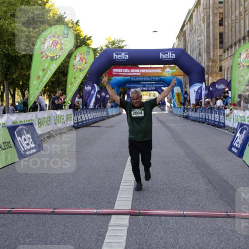 01.09.2024 - BARMER Alsterlauf Kathrin Stürmer Photography http://msf.ph/oto/6972993 01.09.2024 10:30:41 Ziel 2646, 3920, 2064, 2230 meine-sportfotos.de