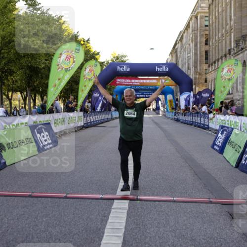 01.09.2024 - BARMER Alsterlauf Kathrin Stürmer Photography http://msf.ph/oto/6972996 01.09.2024 10:30:42 Ziel 3920, 2064, 2230 meine-sportfotos.de