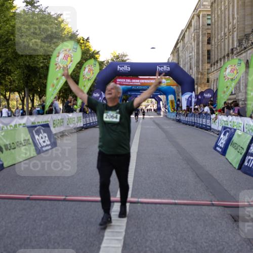 01.09.2024 - BARMER Alsterlauf Kathrin Stürmer Photography http://msf.ph/oto/6973000 01.09.2024 10:30:42 Ziel 3920, 2064, 2230 meine-sportfotos.de