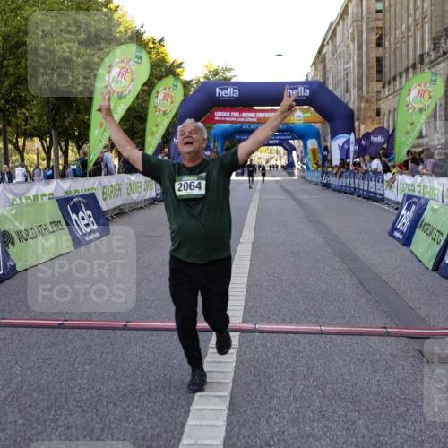 01.09.2024 - BARMER Alsterlauf Kathrin Stürmer Photography http://msf.ph/oto/6973001 01.09.2024 10:30:42 Ziel 3920, 2064, 2230 meine-sportfotos.de