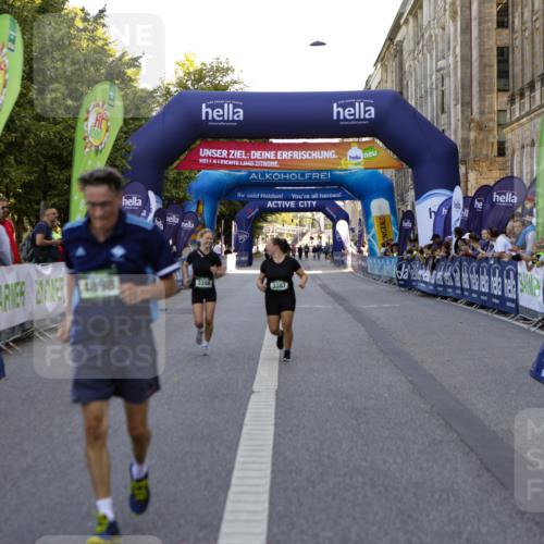 01.09.2024 - BARMER Alsterlauf Kathrin Stürmer Photography http://msf.ph/oto/6973008 01.09.2024 10:31:02 Ziel 3387, 3388, 4898 meine-sportfotos.de
