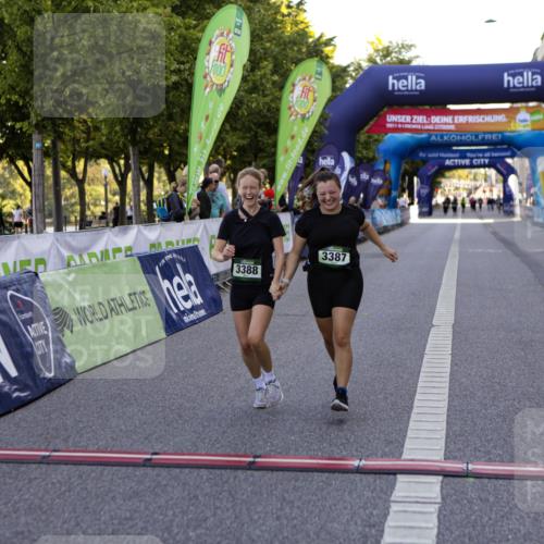 01.09.2024 - BARMER Alsterlauf Kathrin Stürmer Photography http://msf.ph/oto/6973015 01.09.2024 10:31:05 Ziel 3387, 3388, 4898 meine-sportfotos.de