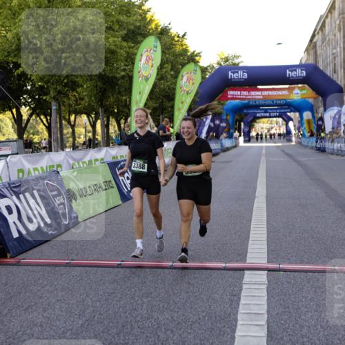 01.09.2024 - BARMER Alsterlauf Kathrin Stürmer Photography http://msf.ph/oto/6973018 01.09.2024 10:31:06 Ziel 3387, 3388, 4898 meine-sportfotos.de