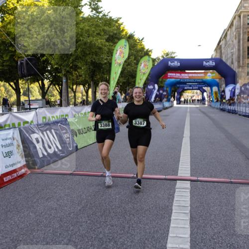 01.09.2024 - BARMER Alsterlauf Kathrin Stürmer Photography http://msf.ph/oto/6973020 01.09.2024 10:31:06 Ziel 3387, 3388, 4898 meine-sportfotos.de