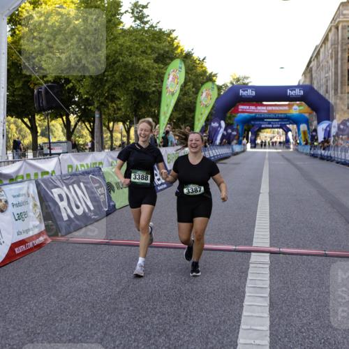 01.09.2024 - BARMER Alsterlauf Kathrin Stürmer Photography http://msf.ph/oto/6973021 01.09.2024 10:31:06 Ziel 3387, 3388, 4898 meine-sportfotos.de