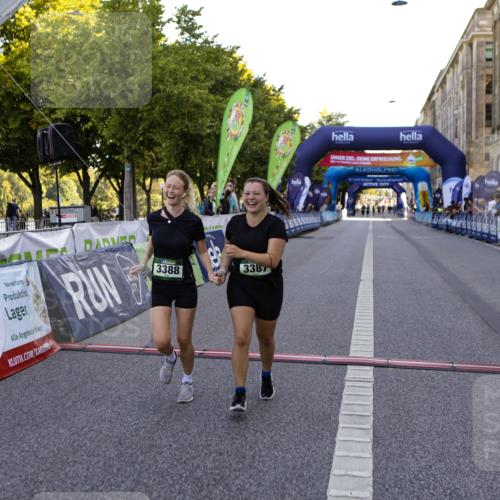01.09.2024 - BARMER Alsterlauf Kathrin Stürmer Photography http://msf.ph/oto/6973022 01.09.2024 10:31:06 Ziel 3387, 3388, 4898 meine-sportfotos.de