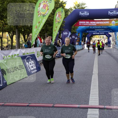 01.09.2024 - BARMER Alsterlauf Kathrin Stürmer Photography http://msf.ph/oto/6973023 01.09.2024 10:31:46 Ziel 4451, 4452 meine-sportfotos.de