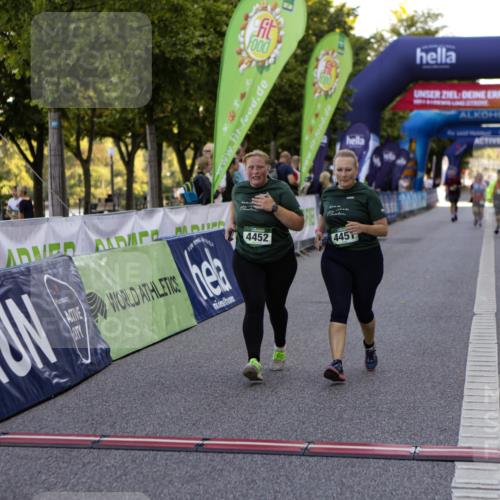 01.09.2024 - BARMER Alsterlauf Kathrin Stürmer Photography http://msf.ph/oto/6973026 01.09.2024 10:31:46 Ziel 4451, 4452 meine-sportfotos.de
