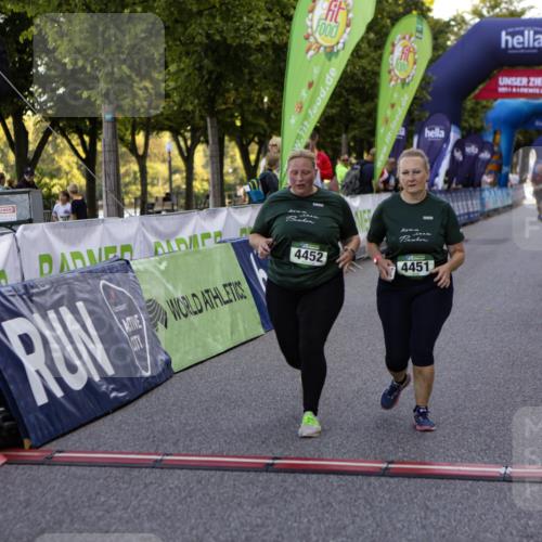 01.09.2024 - BARMER Alsterlauf Kathrin Stürmer Photography http://msf.ph/oto/6973029 01.09.2024 10:31:47 Ziel 4451, 4452 meine-sportfotos.de