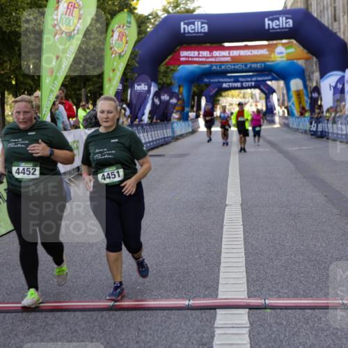 01.09.2024 - BARMER Alsterlauf Kathrin Stürmer Photography http://msf.ph/oto/6973031 01.09.2024 10:31:47 Ziel 4451, 4452 meine-sportfotos.de
