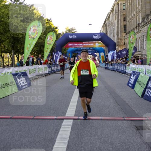 01.09.2024 - BARMER Alsterlauf Kathrin Stürmer Photography http://msf.ph/oto/6973041 01.09.2024 10:31:58 Ziel 3575, 4914, 5103, 8152, 8183 meine-sportfotos.de