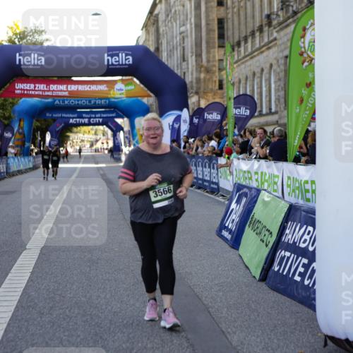 01.09.2024 - BARMER Alsterlauf Kathrin Stürmer Photography http://msf.ph/oto/6973055 01.09.2024 10:32:11 Ziel 3566, 5103, 8152 meine-sportfotos.de