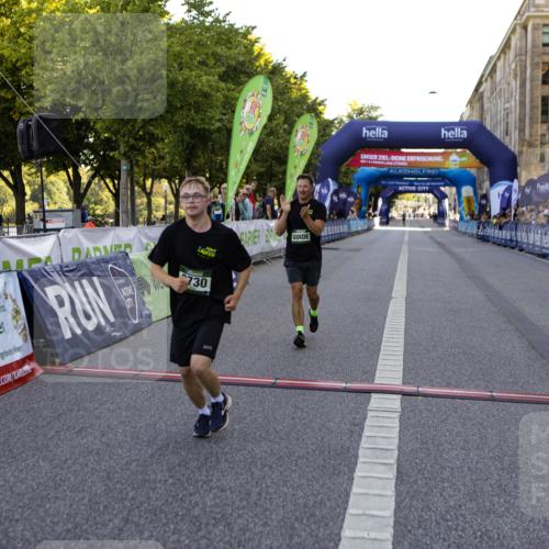 01.09.2024 - BARMER Alsterlauf Kathrin Stürmer Photography http://msf.ph/oto/6973074 01.09.2024 10:32:26 Ziel 2730 meine-sportfotos.de