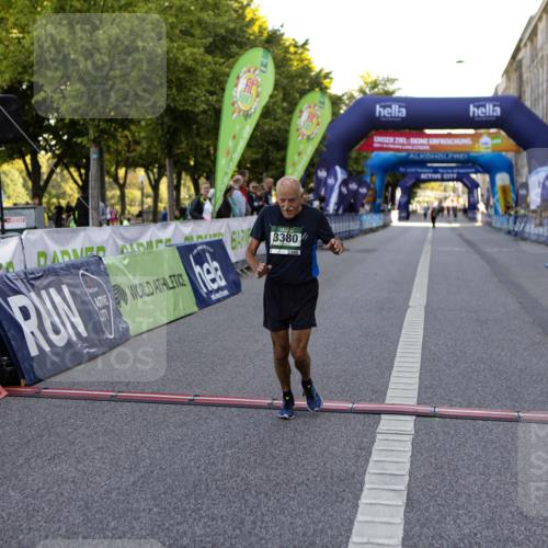 01.09.2024 - BARMER Alsterlauf Kathrin Stürmer Photography http://msf.ph/oto/6973096 01.09.2024 10:33:33 Ziel 8361, 3380 meine-sportfotos.de