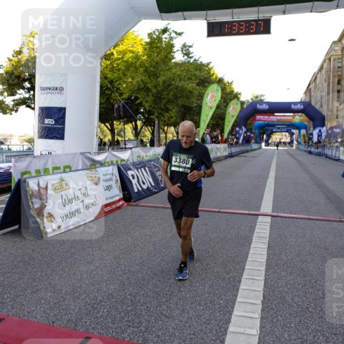 01.09.2024 - BARMER Alsterlauf Kathrin Stürmer Photography http://msf.ph/oto/6973107 01.09.2024 10:33:35 Ziel 3380 meine-sportfotos.de