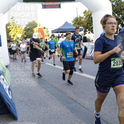 01.09.2024 - BARMER Alsterlauf Kathrin Stürmer Photography http://msf.ph/oto/6976645 01.09.2024 09:13:00 Ziel  meine-sportfotos.de