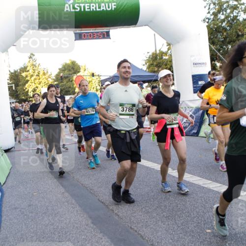 01.09.2024 - BARMER Alsterlauf Kathrin Stürmer Photography http://msf.ph/oto/6976653 01.09.2024 09:13:05 Ziel  meine-sportfotos.de