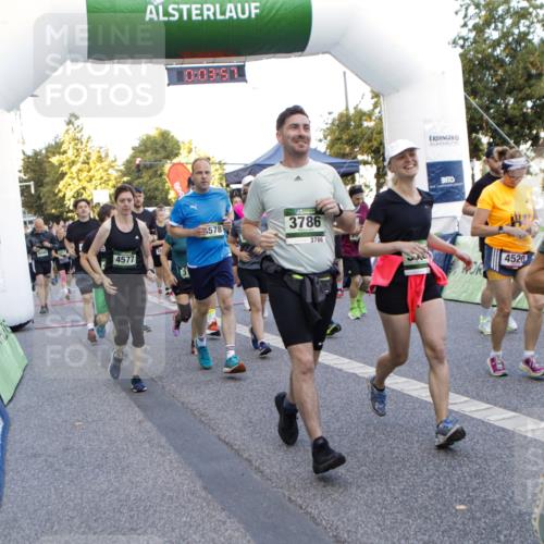 01.09.2024 - BARMER Alsterlauf Kathrin Stürmer Photography http://msf.ph/oto/6976654 01.09.2024 09:13:05 Ziel  meine-sportfotos.de