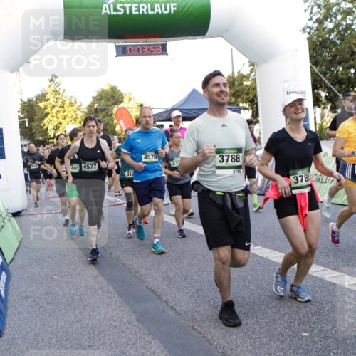 01.09.2024 - BARMER Alsterlauf Kathrin Stürmer Photography http://msf.ph/oto/6976655 01.09.2024 09:13:05 Ziel  meine-sportfotos.de