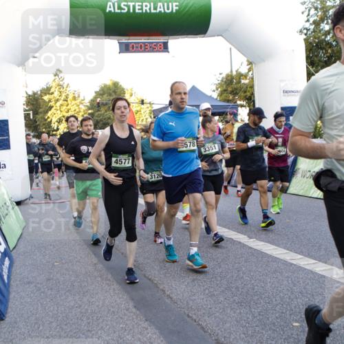 01.09.2024 - BARMER Alsterlauf Kathrin Stürmer Photography http://msf.ph/oto/6976659 01.09.2024 09:13:05 Ziel  meine-sportfotos.de