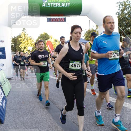 01.09.2024 - BARMER Alsterlauf Kathrin Stürmer Photography http://msf.ph/oto/6976663 01.09.2024 09:13:06 Ziel  meine-sportfotos.de