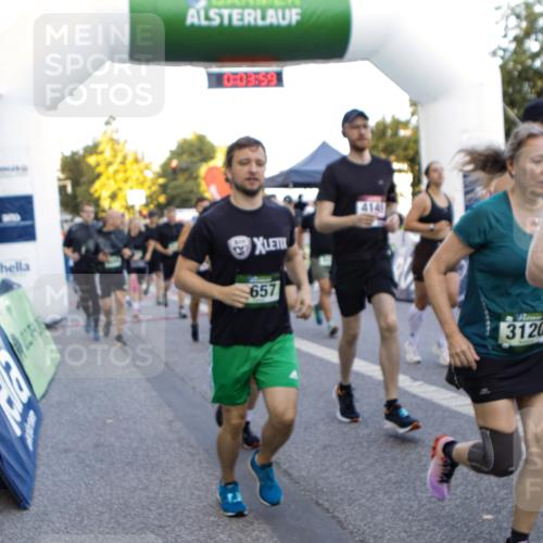 01.09.2024 - BARMER Alsterlauf Kathrin Stürmer Photography http://msf.ph/oto/6976667 01.09.2024 09:13:07 Ziel  meine-sportfotos.de
