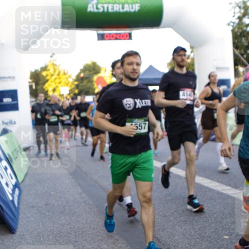 01.09.2024 - BARMER Alsterlauf Kathrin Stürmer Photography http://msf.ph/oto/6976668 01.09.2024 09:13:07 Ziel  meine-sportfotos.de