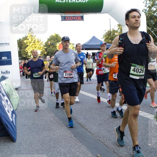 01.09.2024 - BARMER Alsterlauf Kathrin Stürmer Photography http://msf.ph/oto/6976683 01.09.2024 09:13:13 Ziel  meine-sportfotos.de