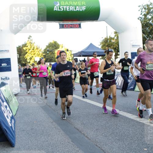 01.09.2024 - BARMER Alsterlauf Kathrin Stürmer Photography http://msf.ph/oto/6976687 01.09.2024 09:13:16 Ziel  meine-sportfotos.de
