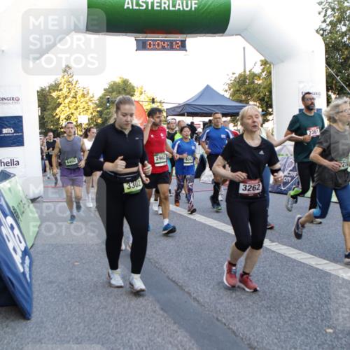 01.09.2024 - BARMER Alsterlauf Kathrin Stürmer Photography http://msf.ph/oto/6976690 01.09.2024 09:13:20 Ziel  meine-sportfotos.de