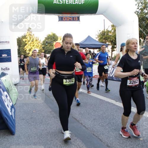 01.09.2024 - BARMER Alsterlauf Kathrin Stürmer Photography http://msf.ph/oto/6976693 01.09.2024 09:13:20 Ziel  meine-sportfotos.de