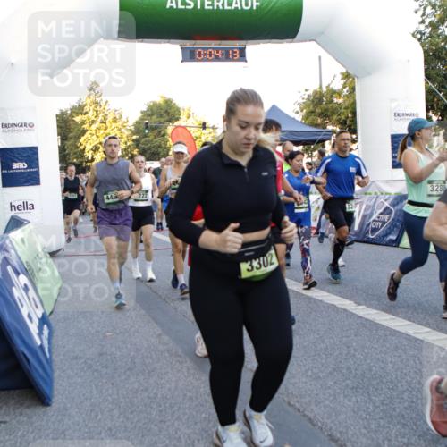 01.09.2024 - BARMER Alsterlauf Kathrin Stürmer Photography http://msf.ph/oto/6976695 01.09.2024 09:13:20 Ziel  meine-sportfotos.de