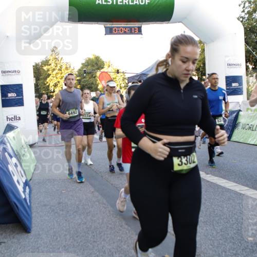 01.09.2024 - BARMER Alsterlauf Kathrin Stürmer Photography http://msf.ph/oto/6976697 01.09.2024 09:13:20 Ziel  meine-sportfotos.de
