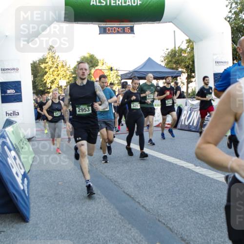01.09.2024 - BARMER Alsterlauf Kathrin Stürmer Photography http://msf.ph/oto/6976700 01.09.2024 09:13:23 Ziel  meine-sportfotos.de