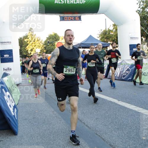 01.09.2024 - BARMER Alsterlauf Kathrin Stürmer Photography http://msf.ph/oto/6976703 01.09.2024 09:13:23 Ziel  meine-sportfotos.de
