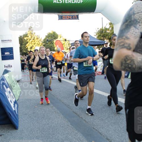 01.09.2024 - BARMER Alsterlauf Kathrin Stürmer Photography http://msf.ph/oto/6976708 01.09.2024 09:13:24 Ziel  meine-sportfotos.de