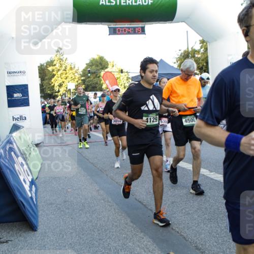 01.09.2024 - BARMER Alsterlauf Kathrin Stürmer Photography http://msf.ph/oto/6976727 01.09.2024 09:13:27 Ziel  meine-sportfotos.de